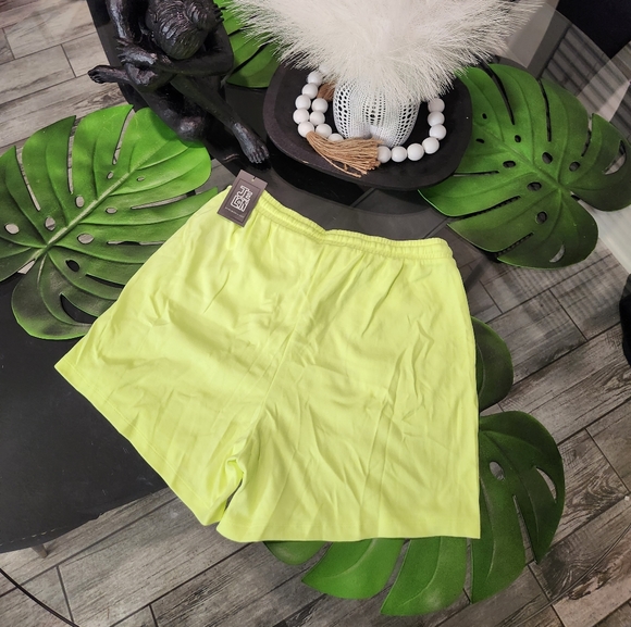 Cotton Drawstrings Shorts - Picture 7 of 8